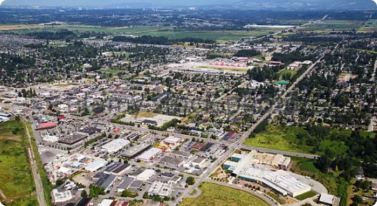 What is it like to live in Cloverdale? Cloverdale has become an extremely cozy and friendly small town with a wide selection of houses, townhomes row homes duplexes and condo. While there's no much to do at the center, there's plenty of good shopping options in the town. In Cloverdale you can visit several wonderful walking trails and park areas with easy access to Lake Sonoma and the river. A small city that feels akin to an amigroup.